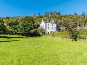 Pass The Keys Traditional Lakeland House with Beautiful Gardens